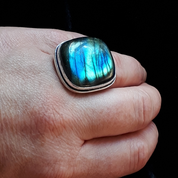 Square Blue Labradorite Ring, size 7.5 - Picture 4 of 8